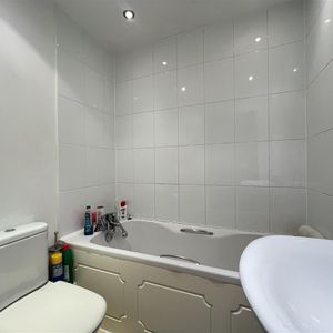 2 Bedroom Apartment - First Floor - Photo 2