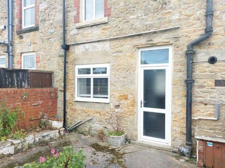 2 bedroom end of terrace house to rent - Photo 5