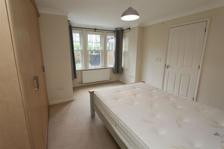 Castleton Court, Far Headingley, LS16 5JE - Photo 5