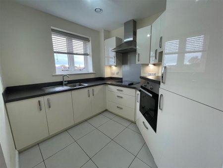 2 bedroom flat to rent - Photo 5