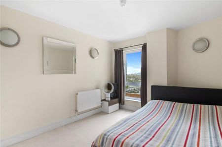 2 Bed Flat, Raphael House, IG1 - Photo 4