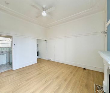 Ground Floor Two Bedroom Unit With Winter Garden - Photo 4