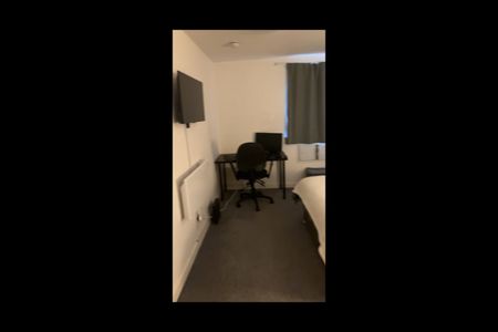 Room in a Shared Flat, Concert St, L1 - Photo 4