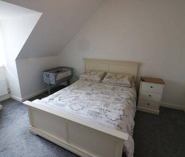 3 bedroom terraced house to rent - Photo 3