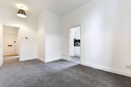 Victoria Park Square, E2 - Photo 2