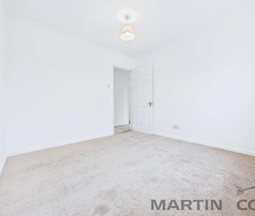 4 bedroom detached house to rent - Photo 4