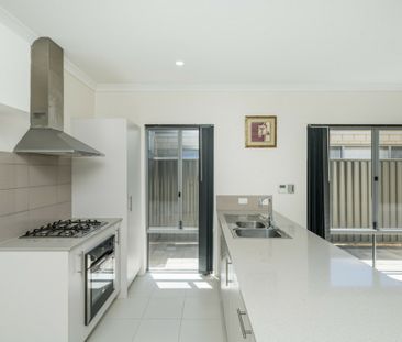 Modern Easy Maintenance Family Home - Photo 2