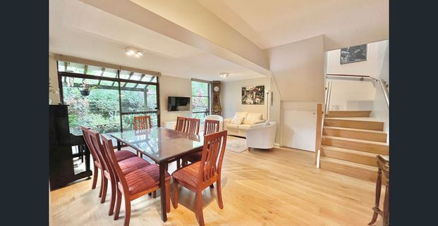 FURNISHED 3 BEDROOM TOWNHOUSE - Photo 1