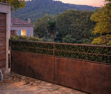 Location Appartement 4 pièces 78m² ST CYR SUR MER 83270 - Photo 3