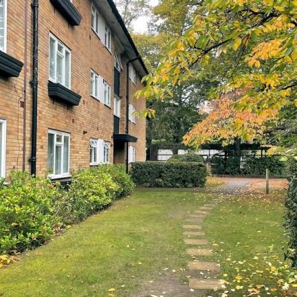 Brewery Road, Woking - Photo 1