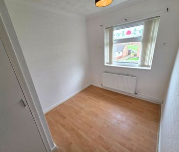 3 Bed Terraced House To Rent - Photo 2