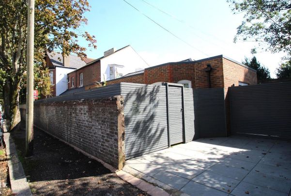 Rugby Road, Worthing - Photo 1