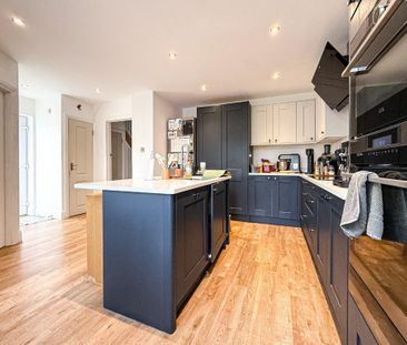 3 bedroom semi-detached house to rent - Photo 3