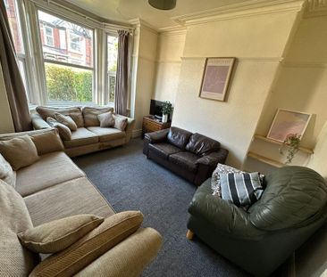 6 bedroom house to rent - Photo 2