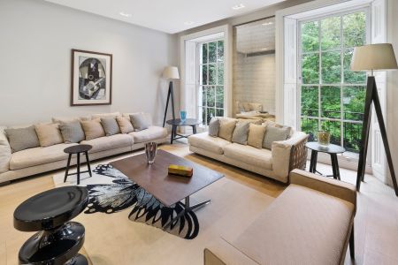 Exquisite townhouse with stunning garden square views in Knightsbridge - Photo 2