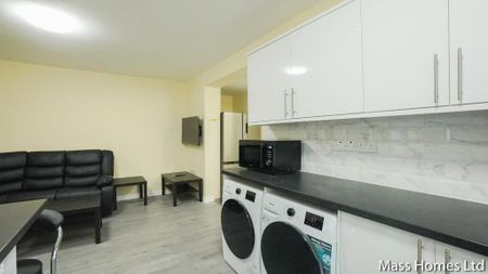 6 bedroom semi-detached house to rent - Photo 5