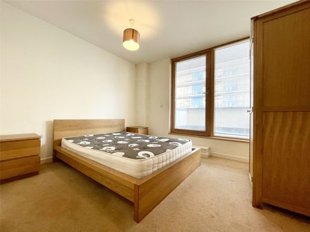 1 Bedroom - Photo 3