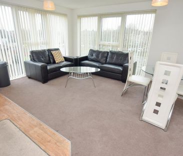 3 bedroom flat to rent - Photo 3