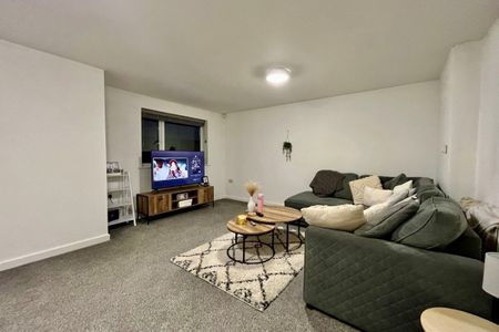 Stanks Drive, LEEDS - Photo 4