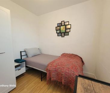 4 bedroom terraced house to rent - Photo 5