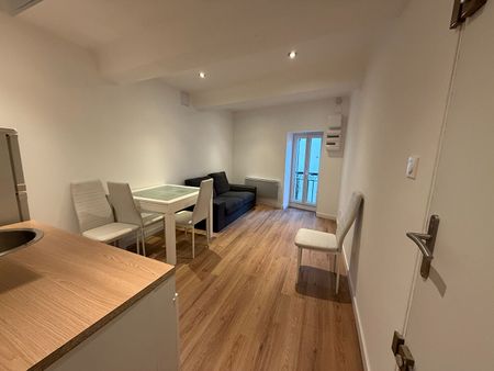 Location Appartement 2 pièces 28m² - Photo 2