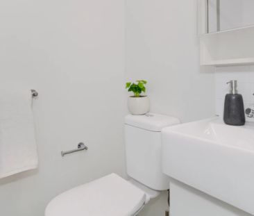 Signature Studio Apartment - Double Bed - Photo 5