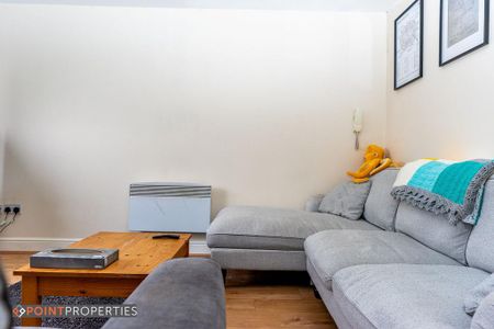 2 bedroom flat to rent - Photo 2