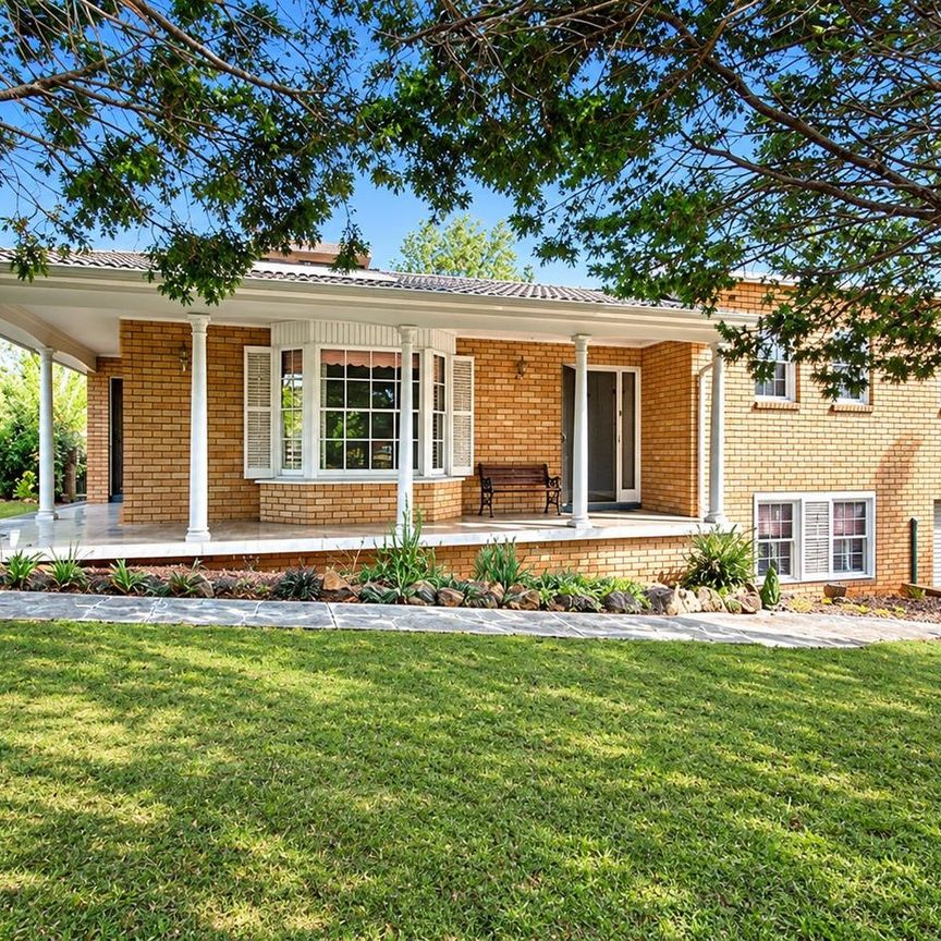 Spacious 3 Bedroom Family Home in Prime Baulkham Hills Location - Photo 1