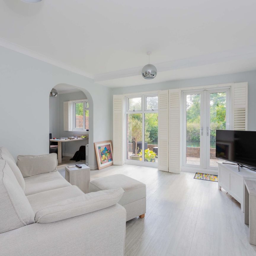 Tangier Lane, Eton - Photo 1