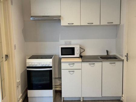 Studio to rent - Photo 5