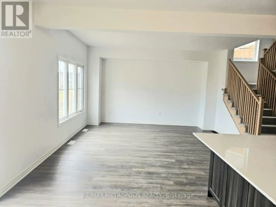 18 BRADDEN CRESCENT - Photo 1