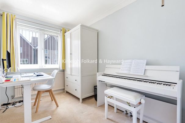 Rolvenden Gardens, Bromley BR1 - Photo 1