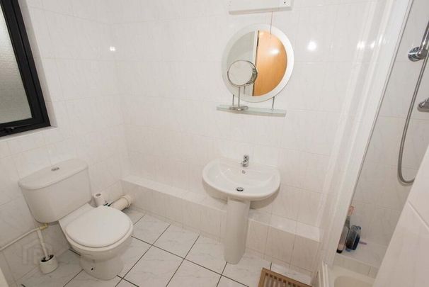 Apt 63 17, Queens Square, Belfast, BT1 3FF - Photo 1