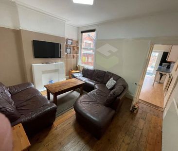 4 bedroom terraced house to rent - Photo 6