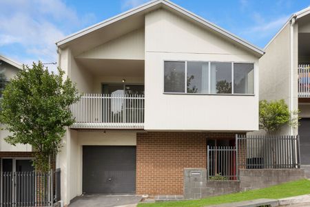 Home Sweet Home! Two bedroom House with Gas Cooking and Air Conditioning! - Photo 4