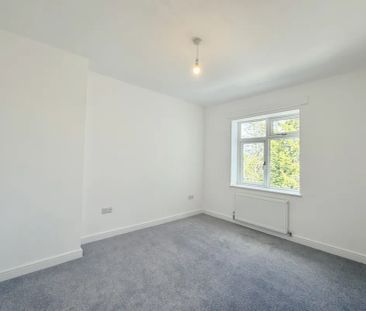 Newman Street - Photo 2