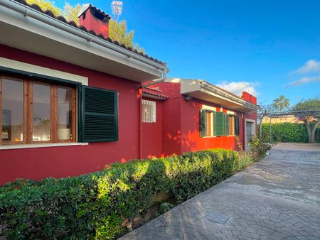 Bonita casa de 3 dormitorios con piscina y jardín situada en El Toro, Port Adriano. - Photo 2