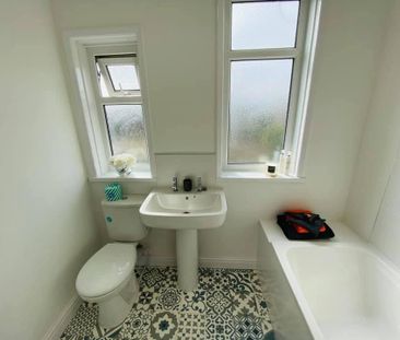 4 bedroom terraced house to rent - Photo 1