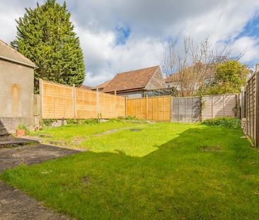 4 bedroom end of terrace house to rent - Photo 1