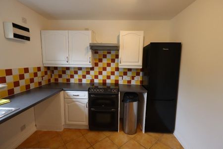 2 bedroom flat to rent - Photo 4