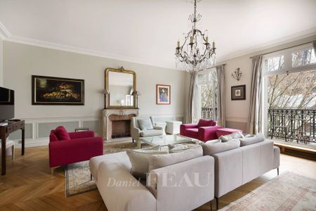 Location appartement, Paris 7ème (75007), 5 pièces, 197.65 m², ref 86198175 - Photo 3