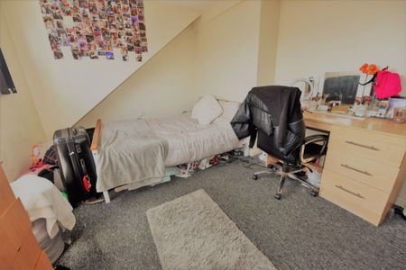 5 bedroom House in Ashville Road, Leeds - Photo 5