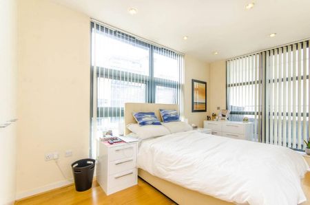 2 bedroom flat to rent - Photo 3