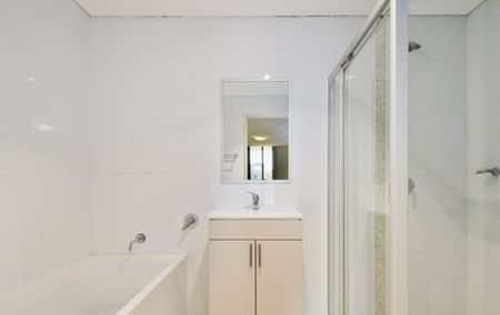 Modern 2 bedroom split level unit - Photo 2