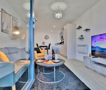 2 Bed Flat, Furness Quay, M50 - Photo 4