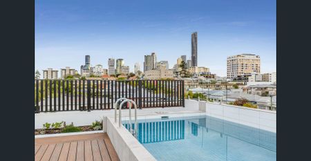 Room Only - Modern House (shared communal areas) - Photo 4