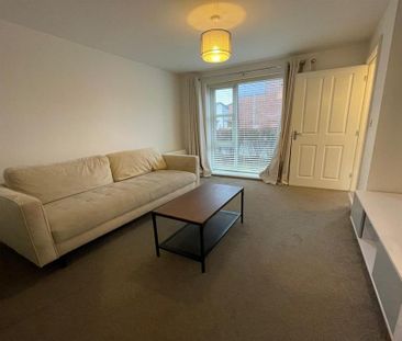 3 bedroom semi-detached house to rent - Photo 2