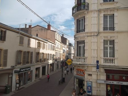 Appartement T2 à louer à ROANNE Centre Ville - Photo 3