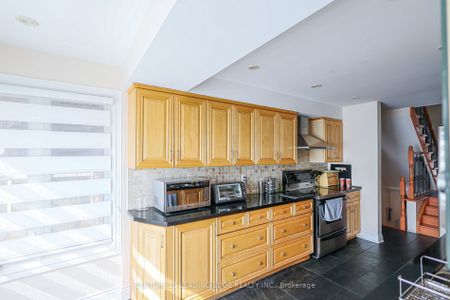 For Lease - 18 Peregrine Grove, Brampton, Ontario - Photo 2