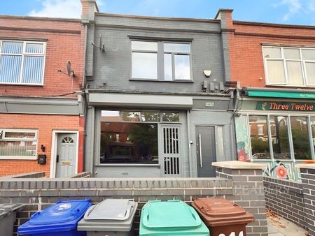 5 bedroom house to rent Slade Lane, Manchester, M19 - Photo 2